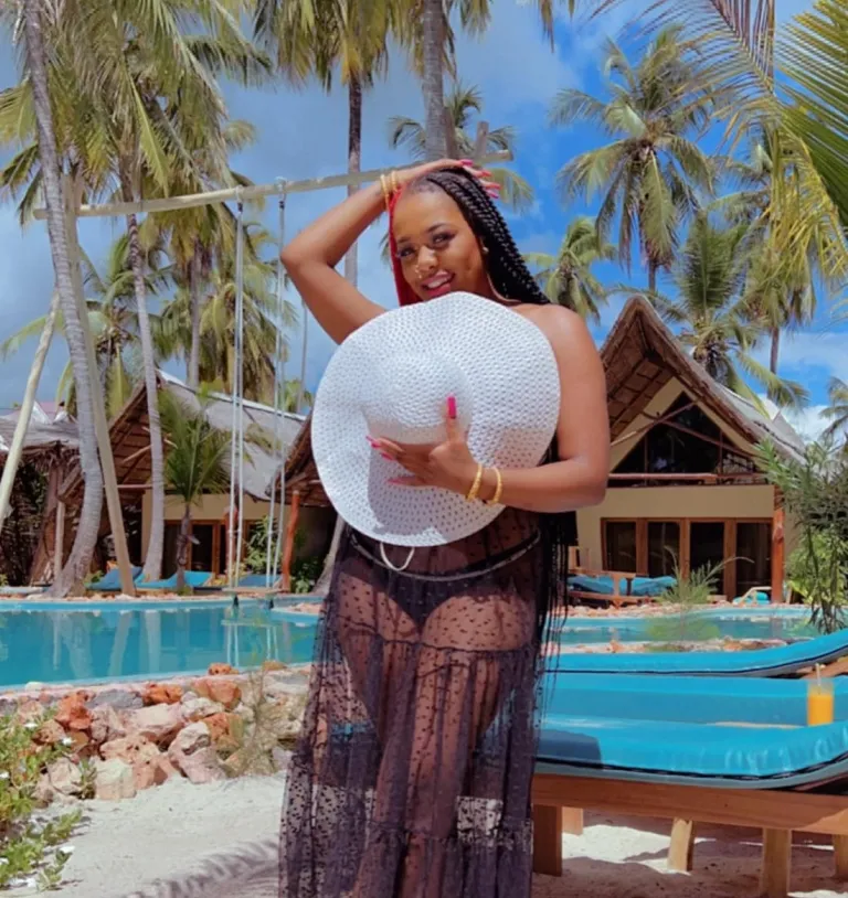 Towela Kaira causes a gist on Netizens with seductive photos