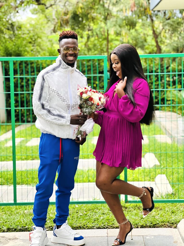 Finally Chile One MrZambia & Mwizukanji go on a Date (Watch)