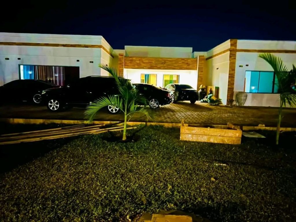 Yo Maps Stuns Social Media with Pictures of Lavish Mansion and High-End Cars