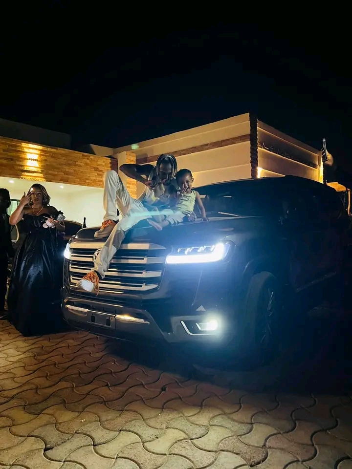 Yo Maps Shows Off His New Big Car - Watch